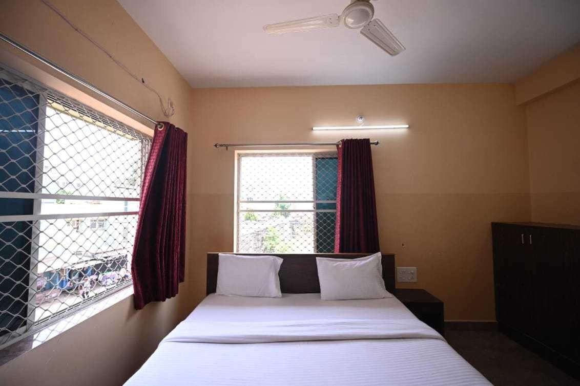 Oyo Flagship Hotel New Moon Inn بوري المظهر الخارجي الصورة