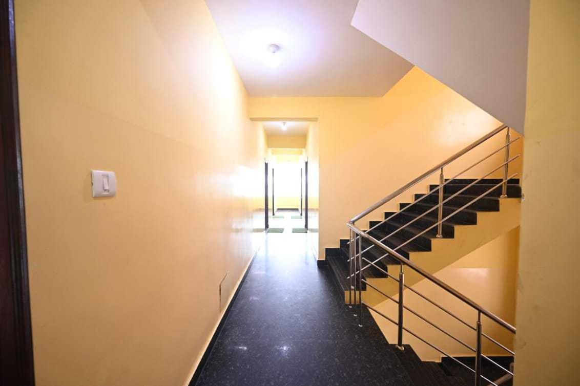 Oyo Flagship Hotel New Moon Inn بوري المظهر الخارجي الصورة