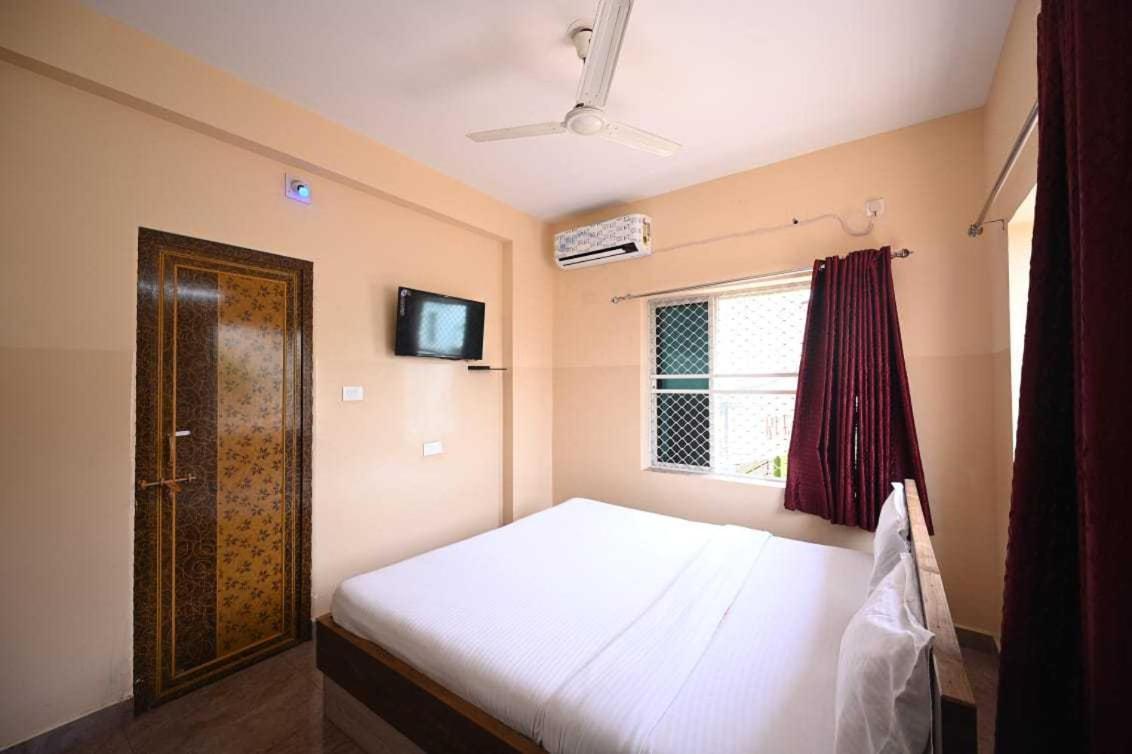 Oyo Flagship Hotel New Moon Inn بوري المظهر الخارجي الصورة